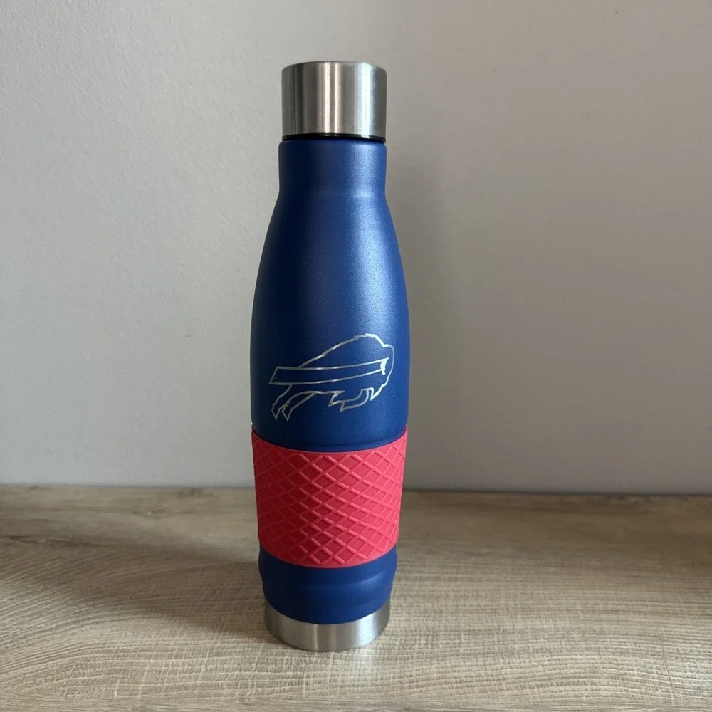 Buffalo Bills Water Bottle NFL Fandom Blue Red Silver 20 oz Vacuum Sealed‎ New